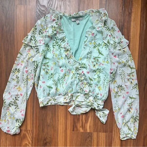 Women’s floral crop top size XS
